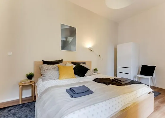 New & Cozy 3bds In Historical Center - S8