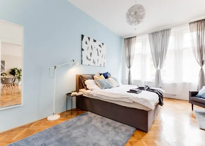 New & Cozy 3bds In Historical Center - S8 Apartment