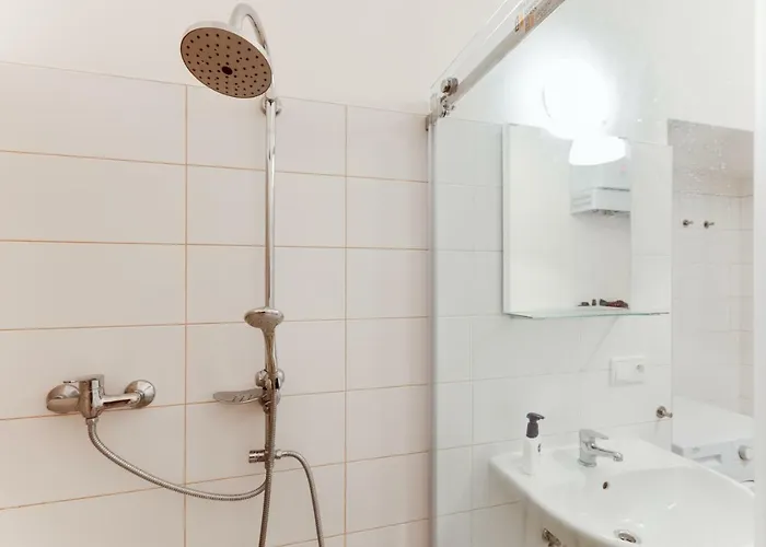 New & Cozy 3bds In Historical Center - S8 Apartment Prag
